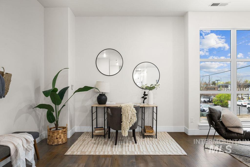 1424 W Front St, Boise, Idaho 83702, 3 Bedrooms, 2 Bathrooms, Residential For Sale, Price $657,000,MLS 98982883