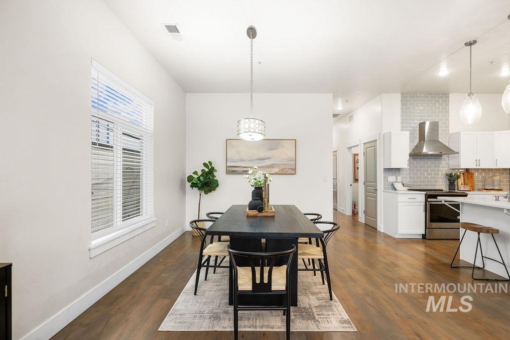 1424 W Front St, Boise, Idaho 83702, 3 Bedrooms, 2 Bathrooms, Residential For Sale, Price $657,000,MLS 98982883