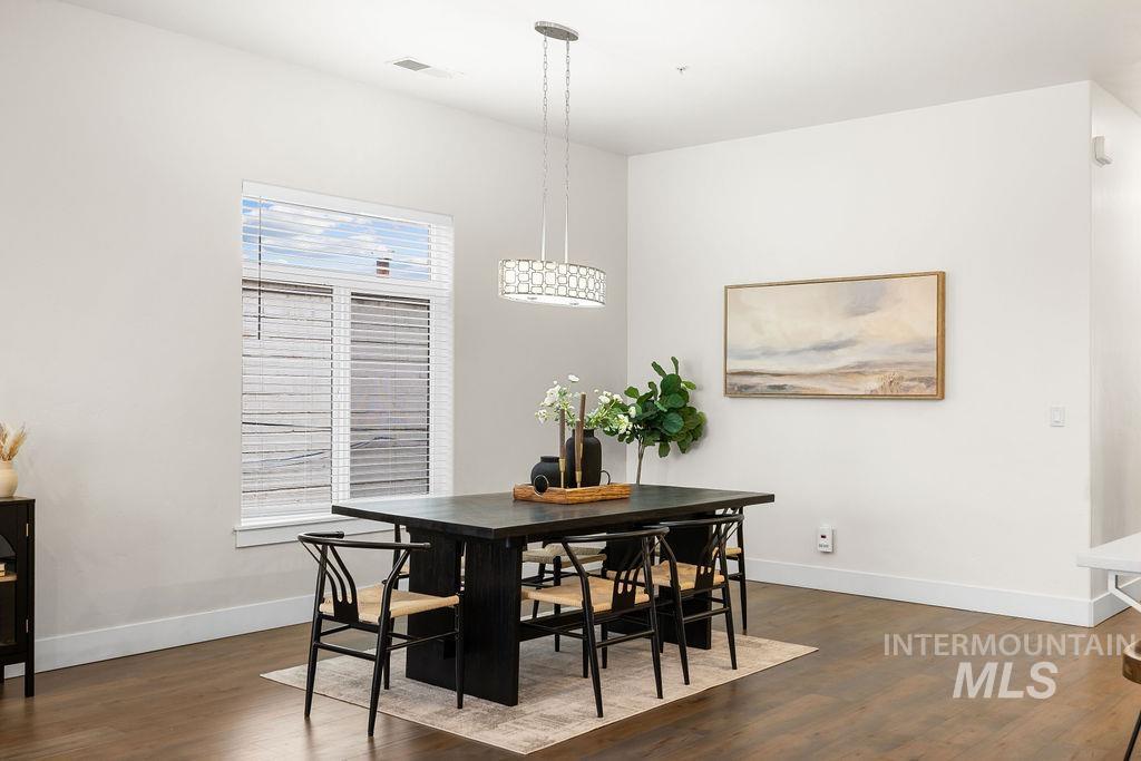 1424 W Front St, Boise, Idaho 83702, 3 Bedrooms, 2 Bathrooms, Residential For Sale, Price $657,000,MLS 98982883