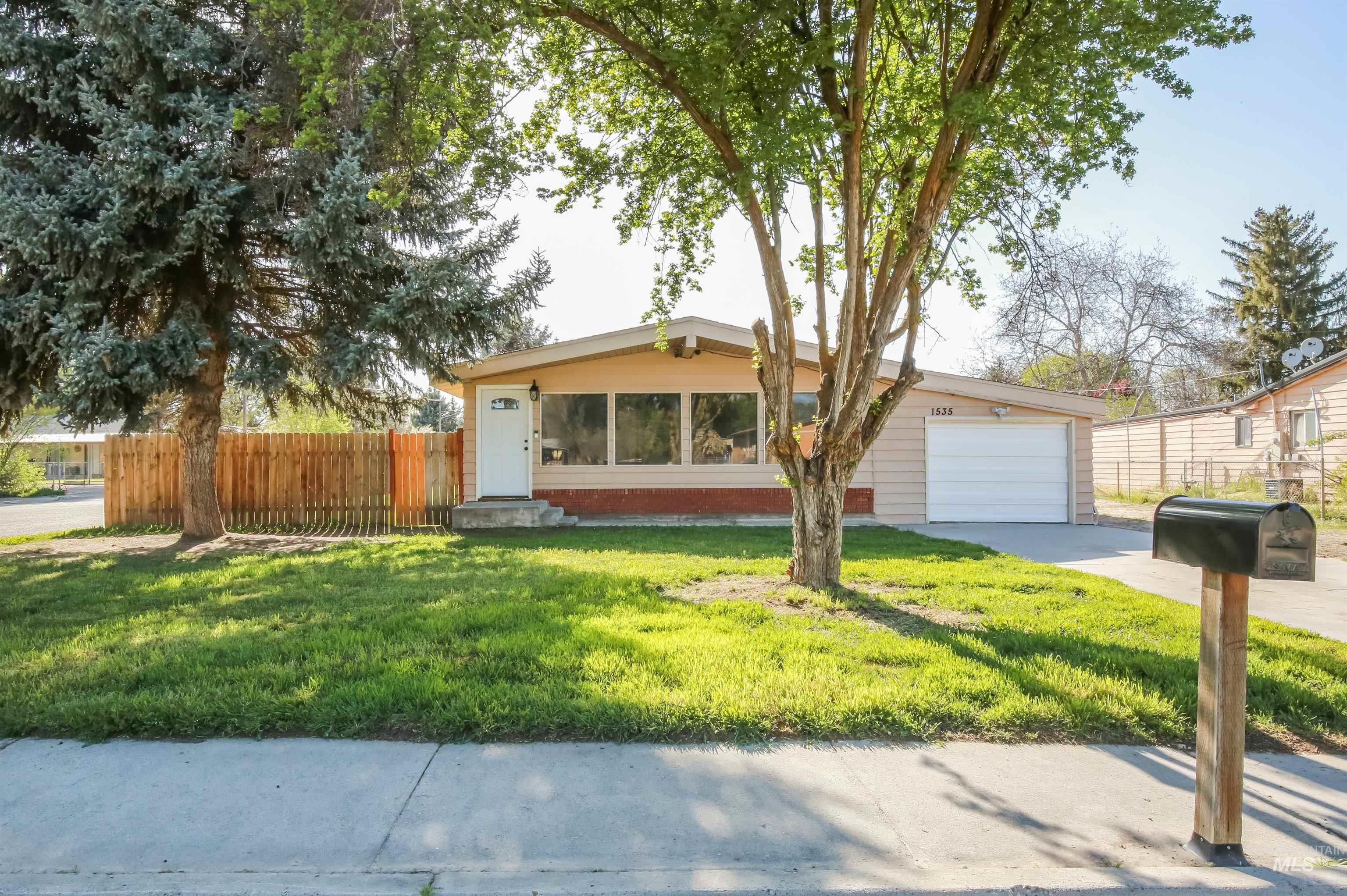 1535 N. 6th Street, Payette, Idaho 83661, 3 Bedrooms, 1.5 Bathrooms, Residential For Sale, Price $278,500,MLS 98982884