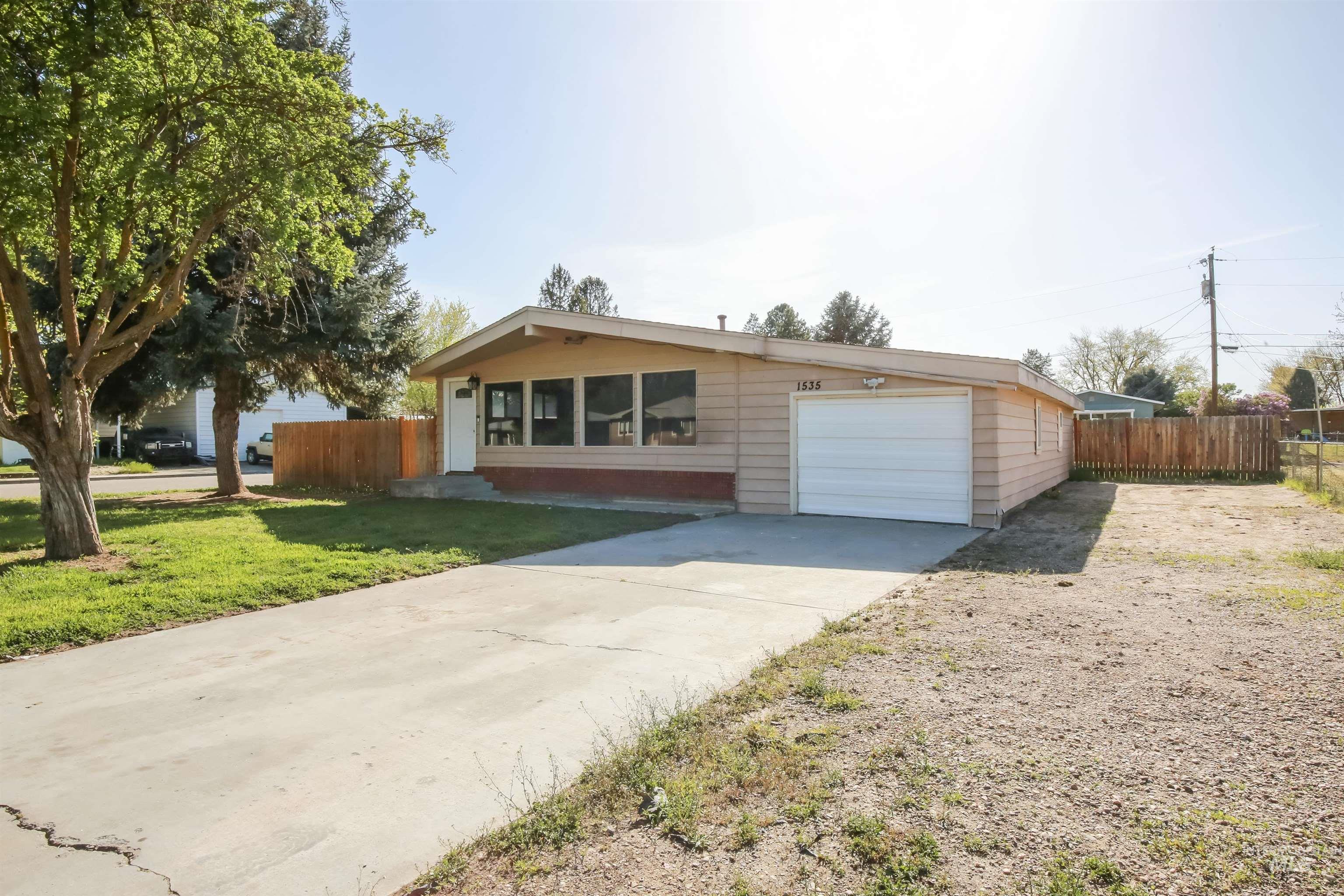 1535 N. 6th Street, Payette, Idaho 83661, 3 Bedrooms, 1.5 Bathrooms, Residential For Sale, Price $278,500,MLS 98982884