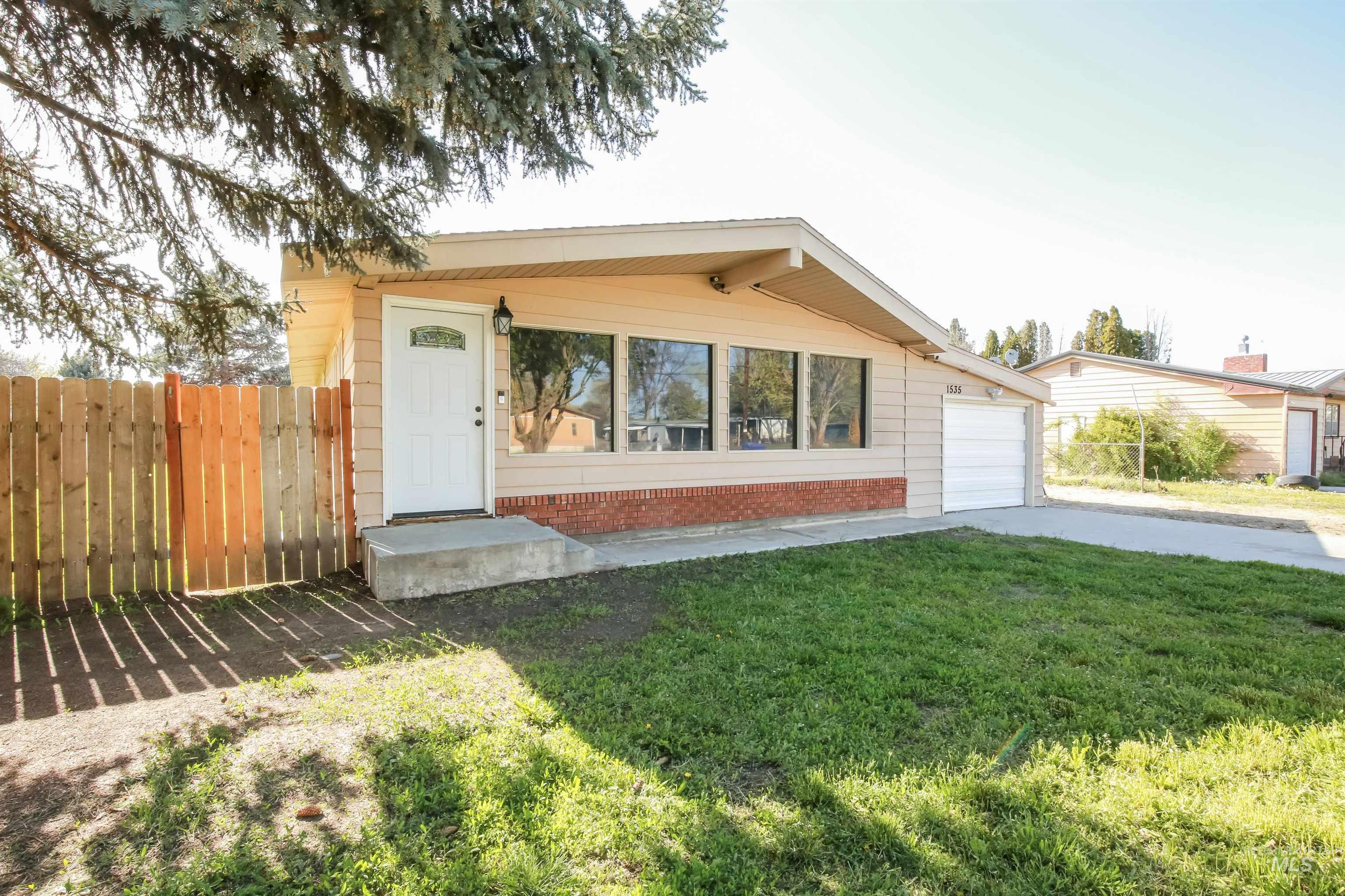 1535 N. 6th Street, Payette, Idaho 83661, 3 Bedrooms, 1.5 Bathrooms, Residential For Sale, Price $278,500,MLS 98982884