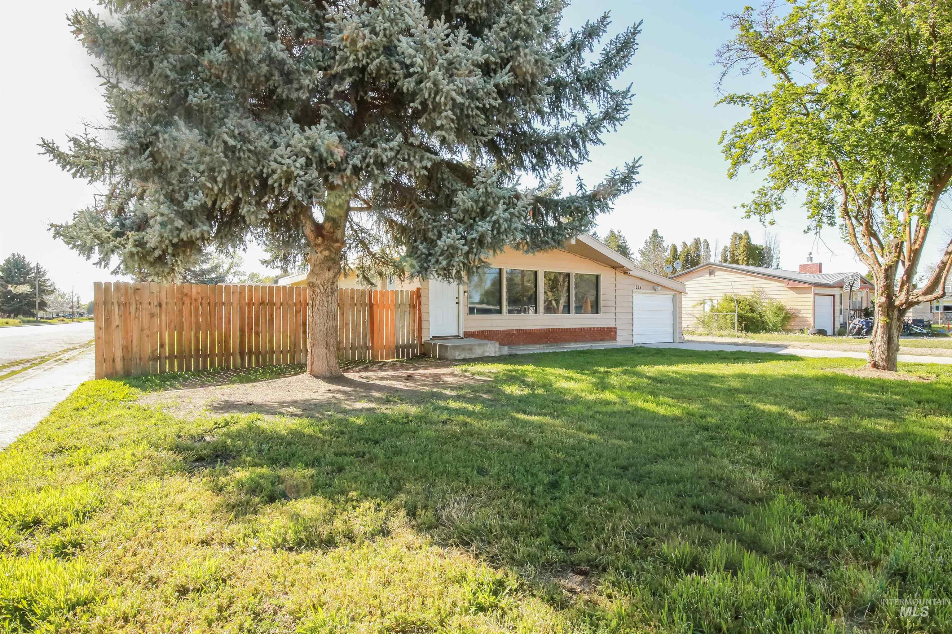 1535 N. 6th Street, Payette, Idaho 83661, 3 Bedrooms, 1.5 Bathrooms, Residential For Sale, Price $278,500,MLS 98982884