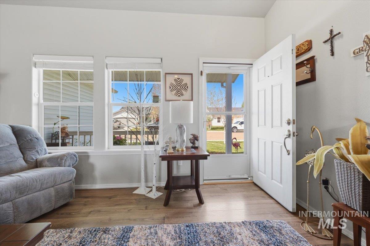 952 S Benewah Lake Ave, Middleton, Idaho 83644, 3 Bedrooms, 2 Bathrooms, Residential For Sale, Price $385,000, 98982890