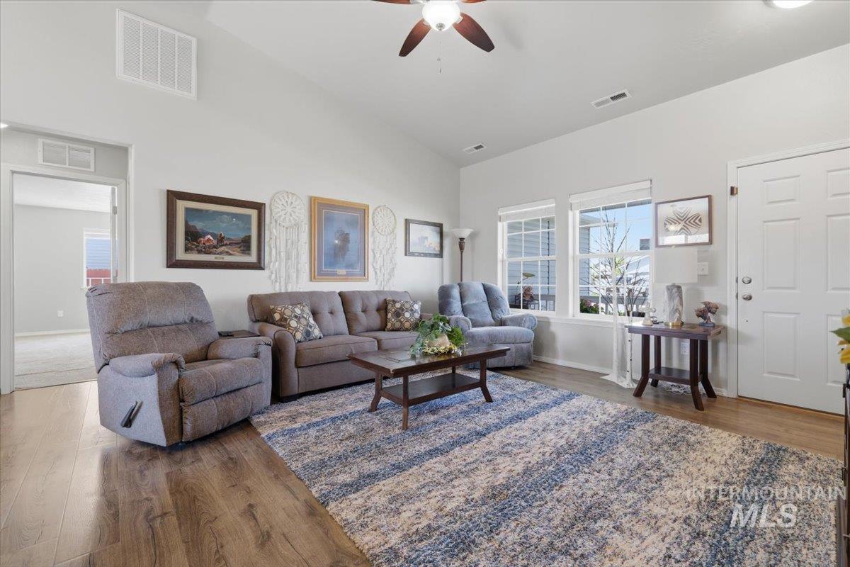 952 S Benewah Lake Ave, Middleton, Idaho 83644, 3 Bedrooms, 2 Bathrooms, Residential For Sale, Price $385,000, 98982890