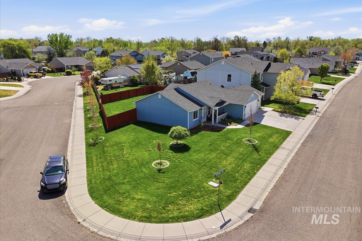 952 S Benewah Lake Ave, Middleton, Idaho 83644, 3 Bedrooms, 2 Bathrooms, Residential For Sale, Price $385,000, 98982890