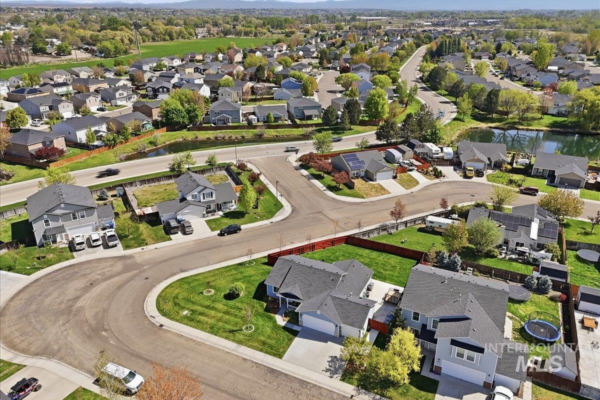 952 S Benewah Lake Ave, Middleton, Idaho 83644, 3 Bedrooms, 2 Bathrooms, Residential For Sale, Price $385,000, 98982890