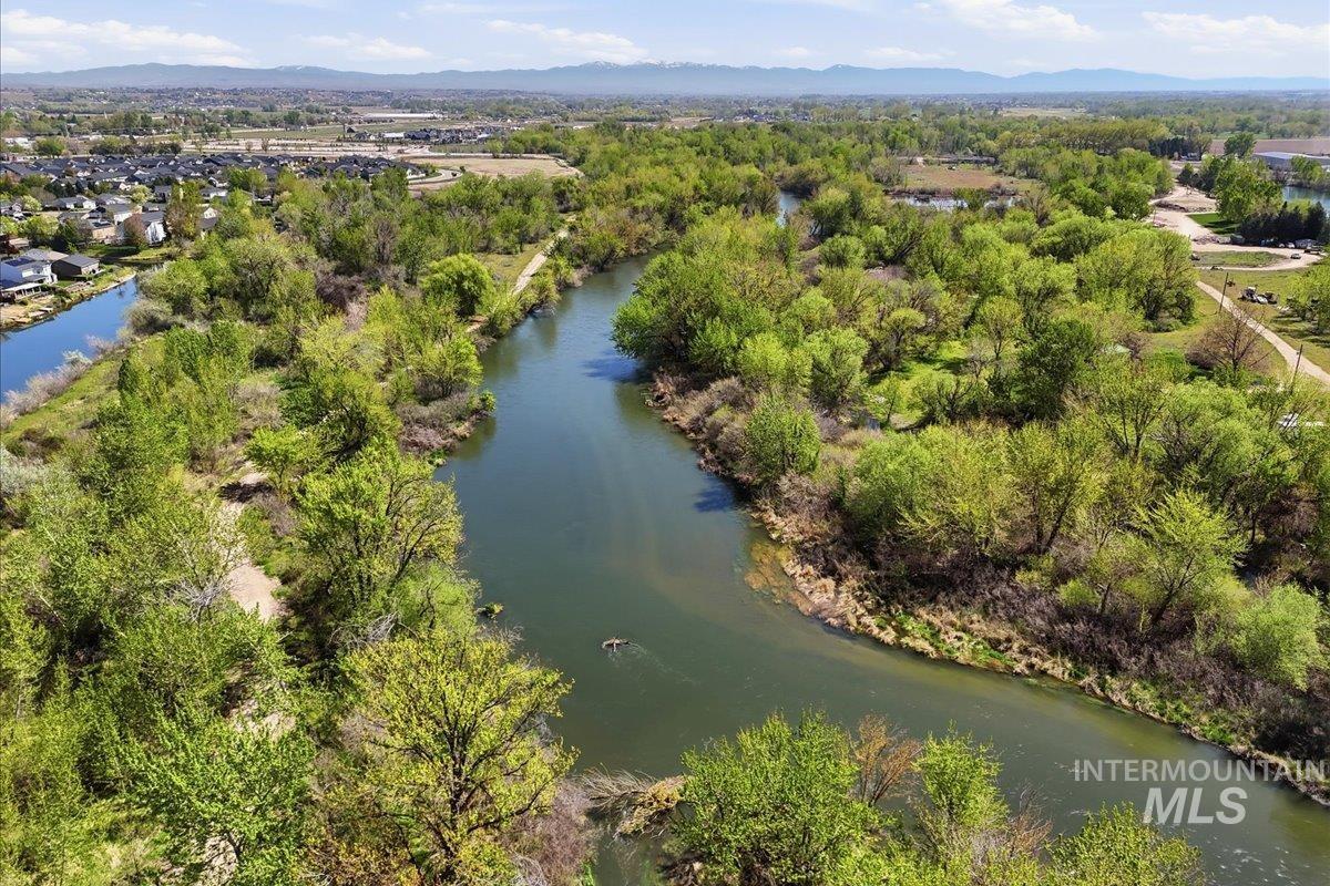 952 S Benewah Lake Ave, Middleton, Idaho 83644, 3 Bedrooms, 2 Bathrooms, Residential For Sale, Price $385,000, 98982890