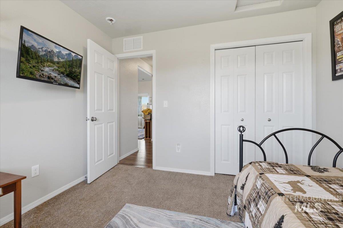 952 S Benewah Lake Ave, Middleton, Idaho 83644, 3 Bedrooms, 2 Bathrooms, Residential For Sale, Price $385,000, 98982890