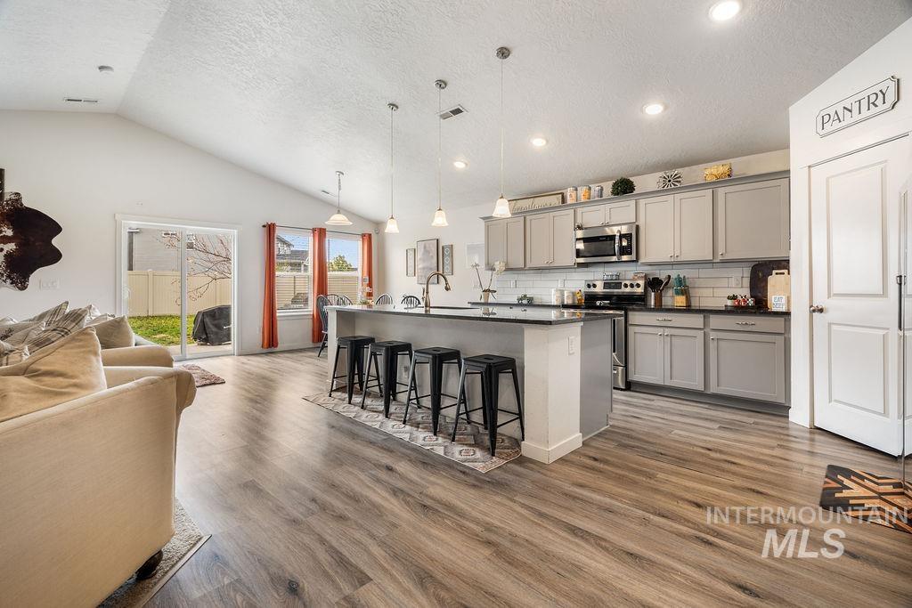3953 E Hags Head St, Nampa, Idaho 83686, 4 Bedrooms, 2 Bathrooms, Residential For Sale, Price $470,000,MLS 98982894
