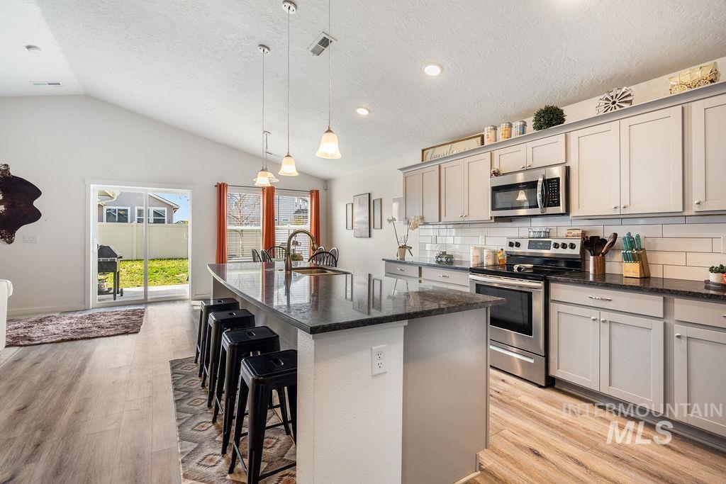 3953 E Hags Head St, Nampa, Idaho 83686, 4 Bedrooms, 2 Bathrooms, Residential For Sale, Price $470,000,MLS 98982894