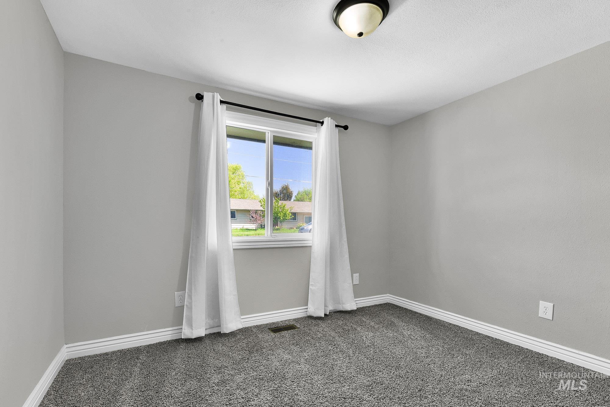 353 S Ash Ave, Kuna, Idaho 83634, 3 Bedrooms, 1 Bathroom, Residential For Sale, Price $349,900, 98982895