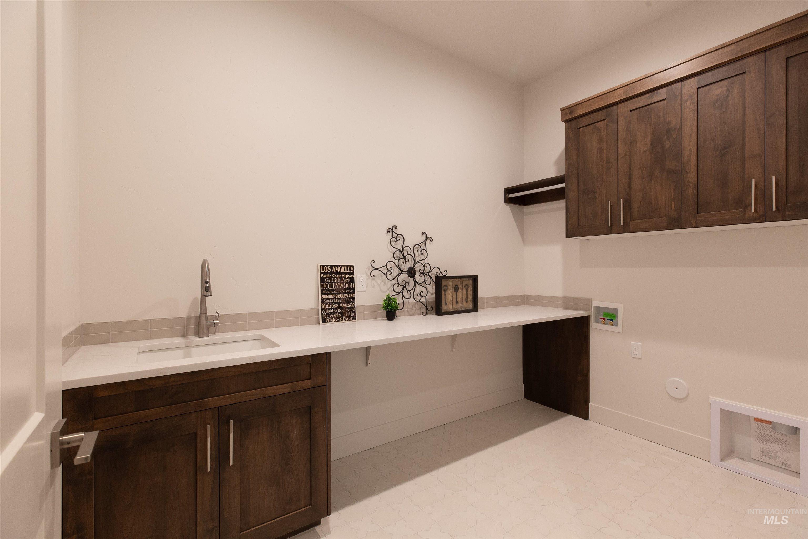 325 S Gearbox Way, Boise, Idaho 83716, 3 Bedrooms, 3.5 Bathrooms, Residential For Sale, Price $879,900, 98982896