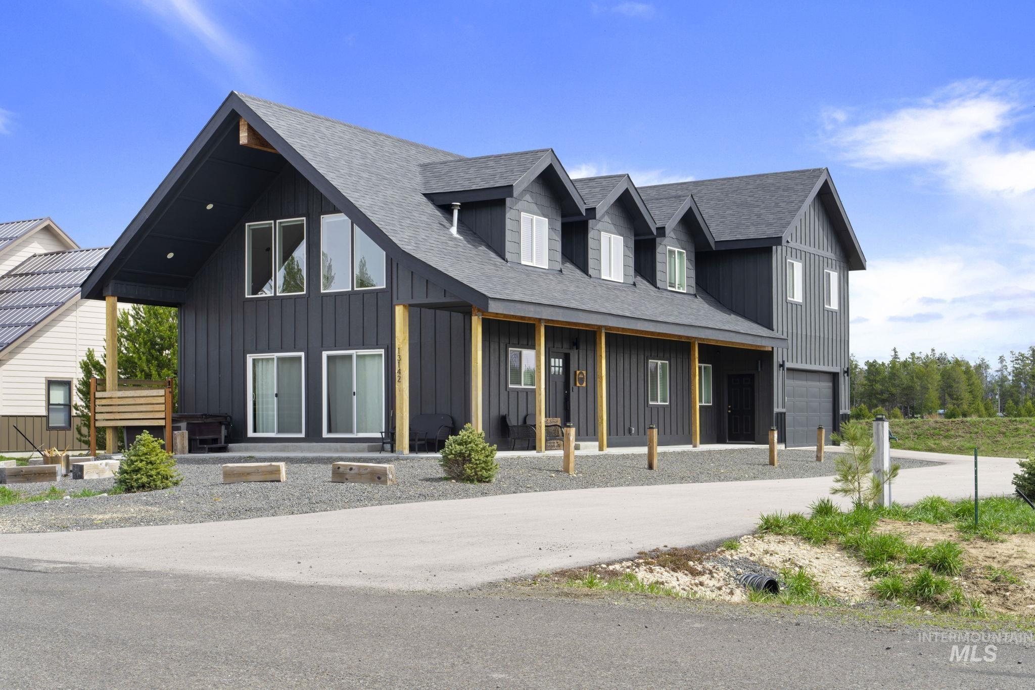13142 Hawks Bay Rd, Donnelly, Idaho 83615, 4 Bedrooms, 2.5 Bathrooms, Residential For Sale, Price $1,050,000,MLS 98982898