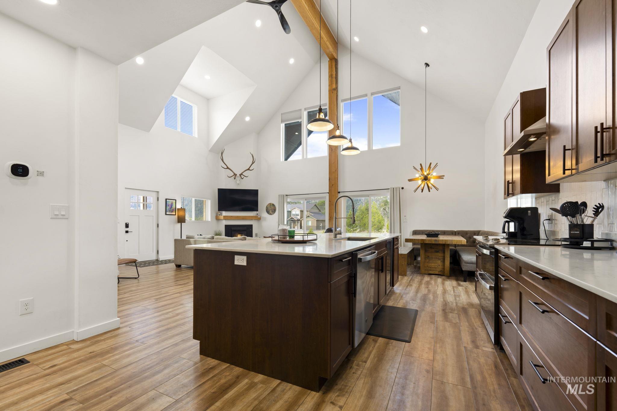 13142 Hawks Bay Rd, Donnelly, Idaho 83615, 4 Bedrooms, 2.5 Bathrooms, Residential For Sale, Price $1,050,000,MLS 98982898