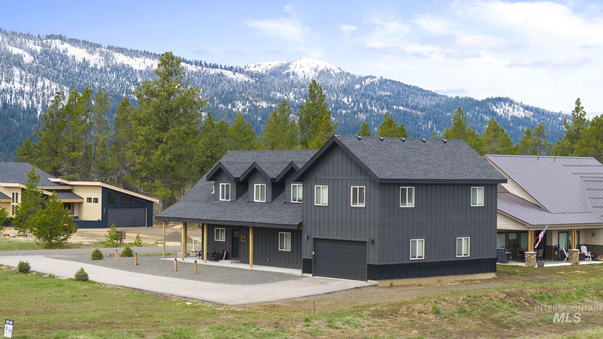 13142 Hawks Bay Rd, Donnelly, Idaho 83615, 4 Bedrooms, 2.5 Bathrooms, Residential For Sale, Price $1,050,000,MLS 98982898
