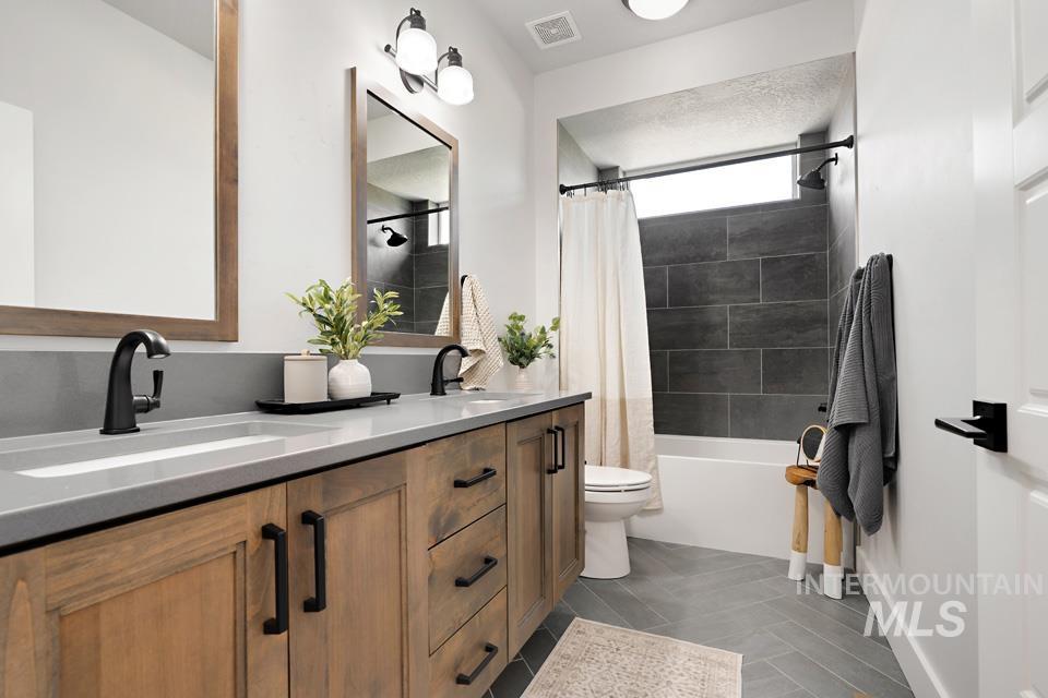 3379 S Yorktown, Boise, Idaho 83706, 4 Bedrooms, 2.5 Bathrooms, Residential For Sale, Price $759,950, 98982901