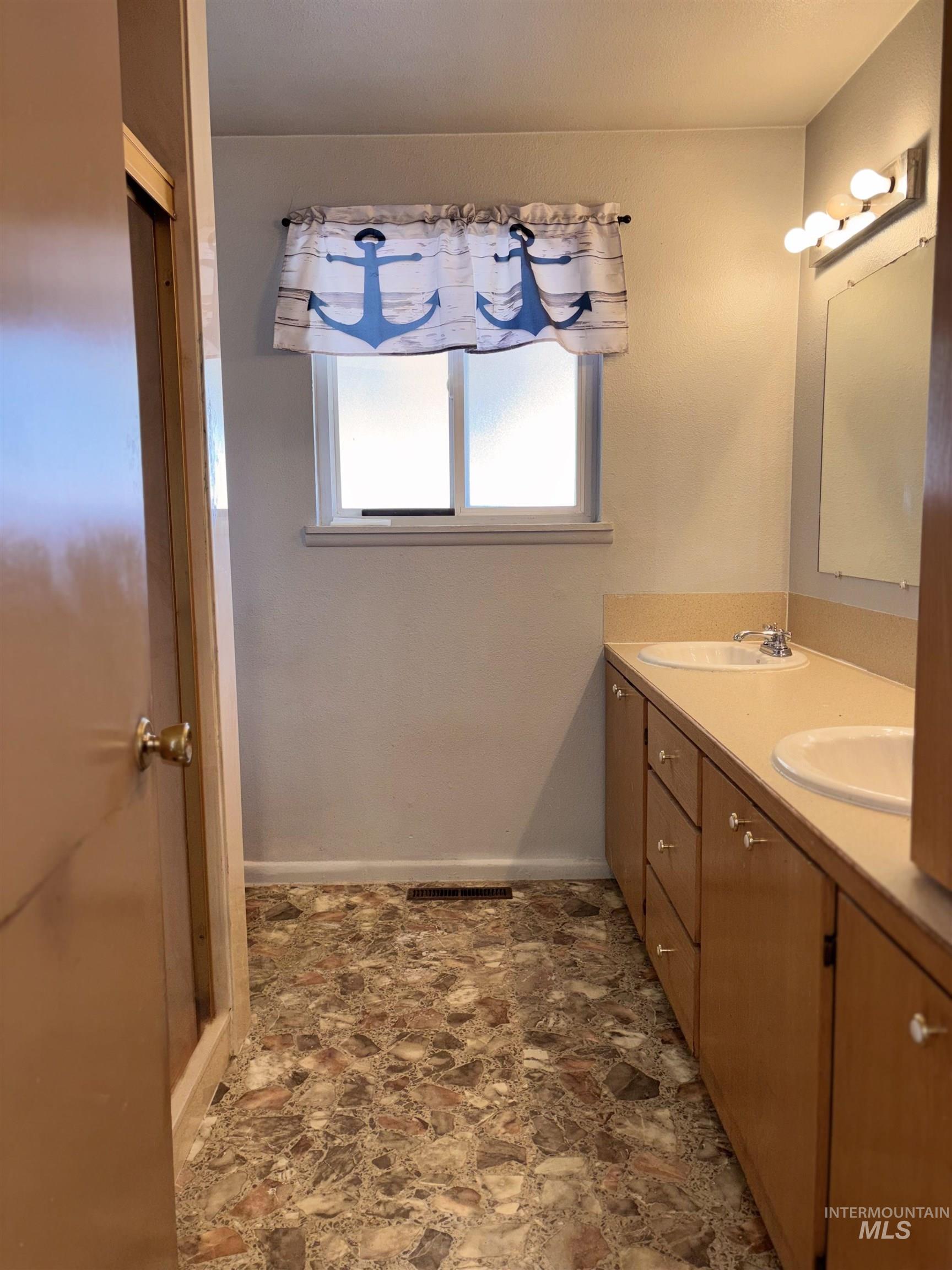 1603 Alder St., Caldwell, Idaho 83605, 4 Bedrooms, 2 Bathrooms, Residential For Sale, Price $315,000,MLS 98982903