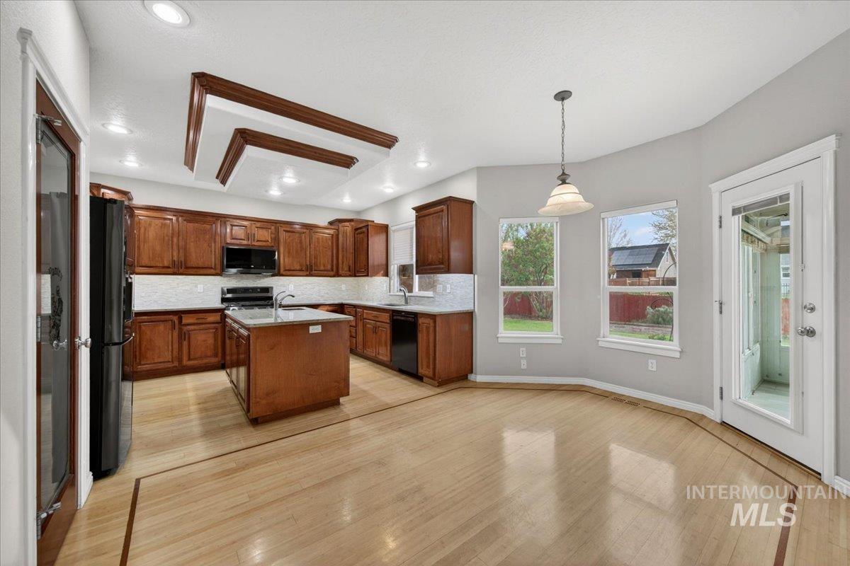 462 S Waterton Ave, Eagle, Idaho 83616, 4 Bedrooms, 2.5 Bathrooms, Residential For Sale, Price $689,990,MLS 98982904