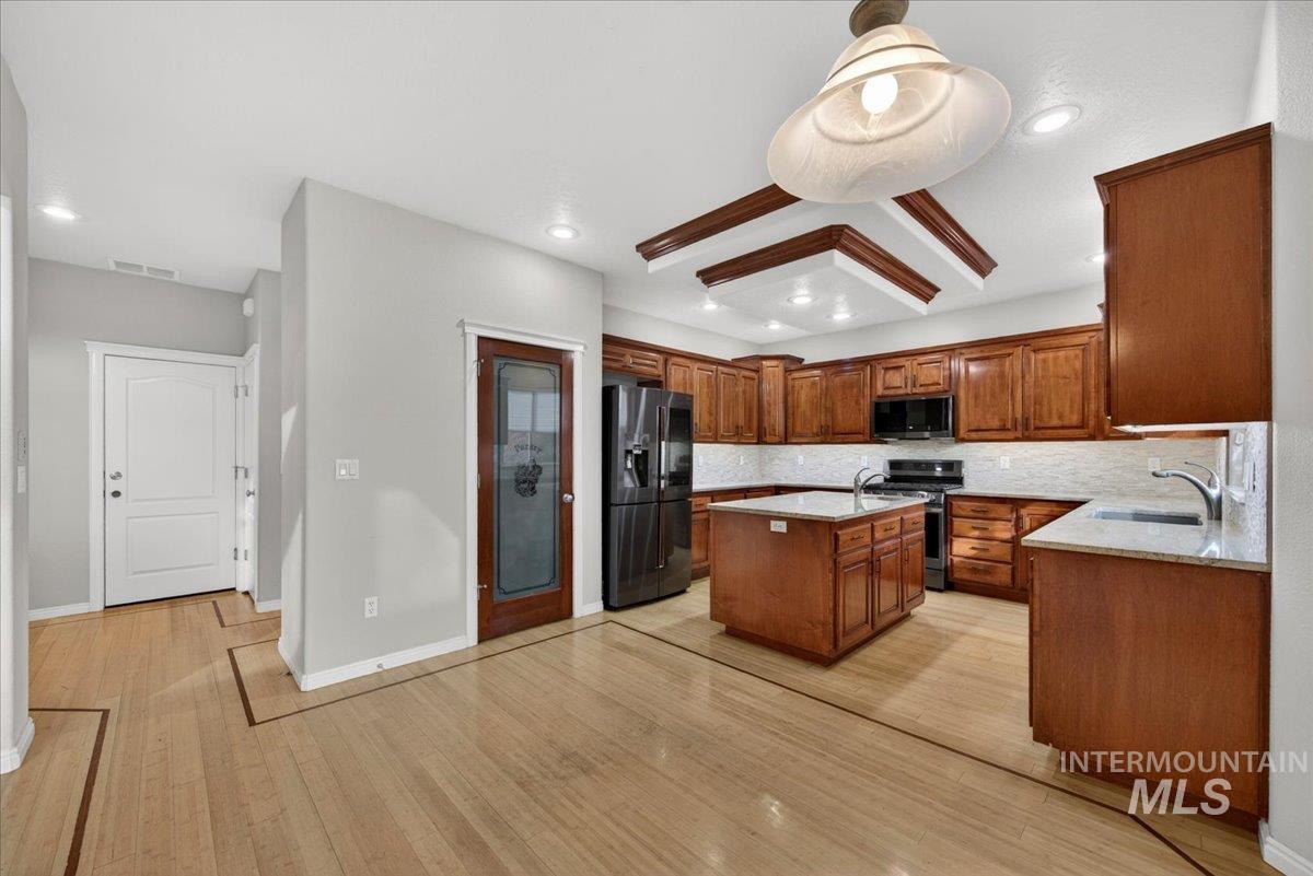 462 S Waterton Ave, Eagle, Idaho 83616, 4 Bedrooms, 2.5 Bathrooms, Residential For Sale, Price $689,990,MLS 98982904