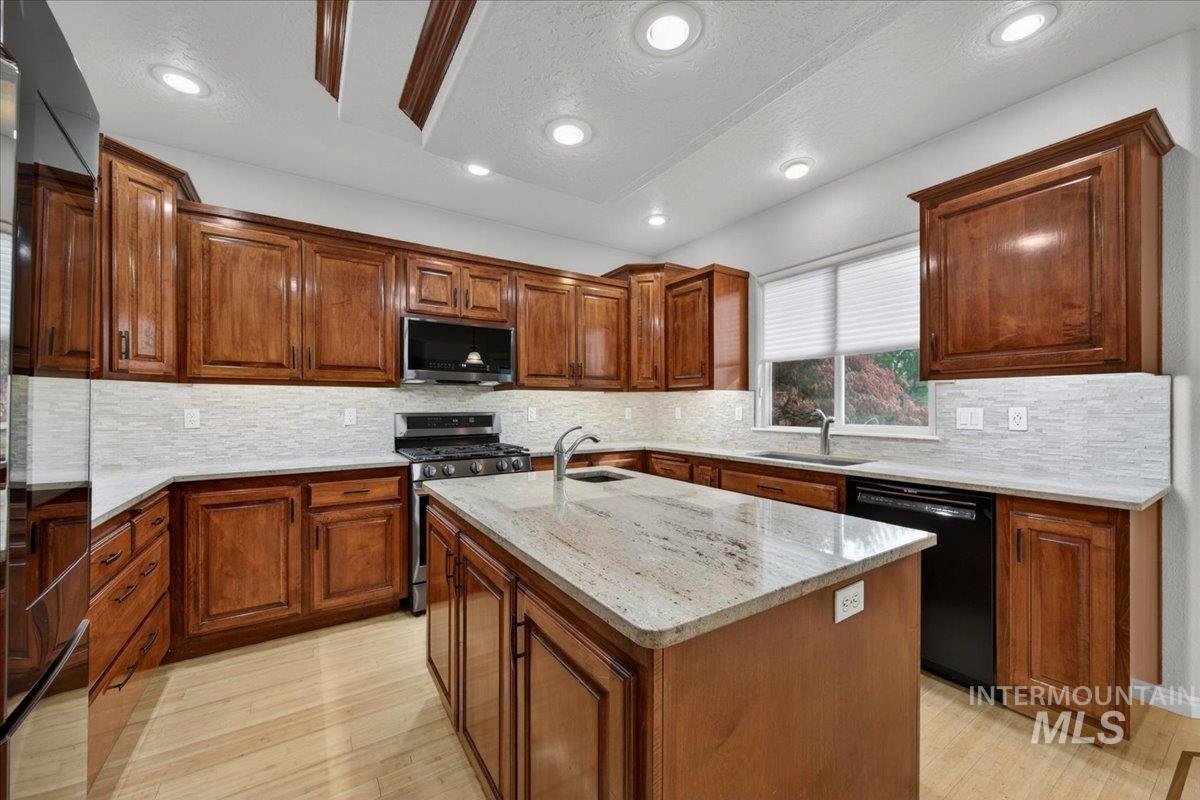 462 S Waterton Ave, Eagle, Idaho 83616, 4 Bedrooms, 2.5 Bathrooms, Residential For Sale, Price $689,990,MLS 98982904