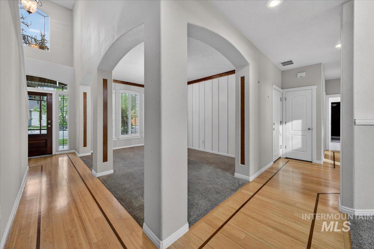 462 S Waterton Ave, Eagle, Idaho 83616, 4 Bedrooms, 2.5 Bathrooms, Residential For Sale, Price $699,990,MLS 98982904