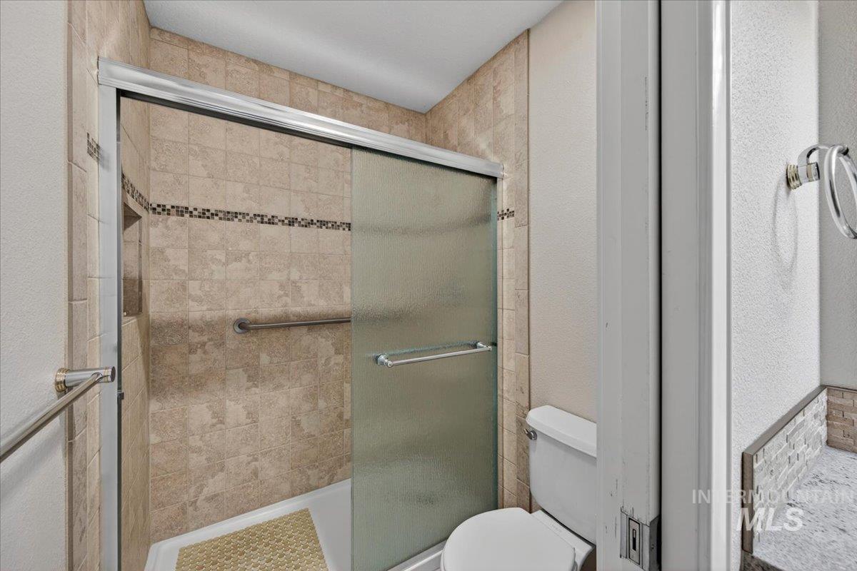 462 S Waterton Ave, Eagle, Idaho 83616, 4 Bedrooms, 2.5 Bathrooms, Residential For Sale, Price $699,990,MLS 98982904