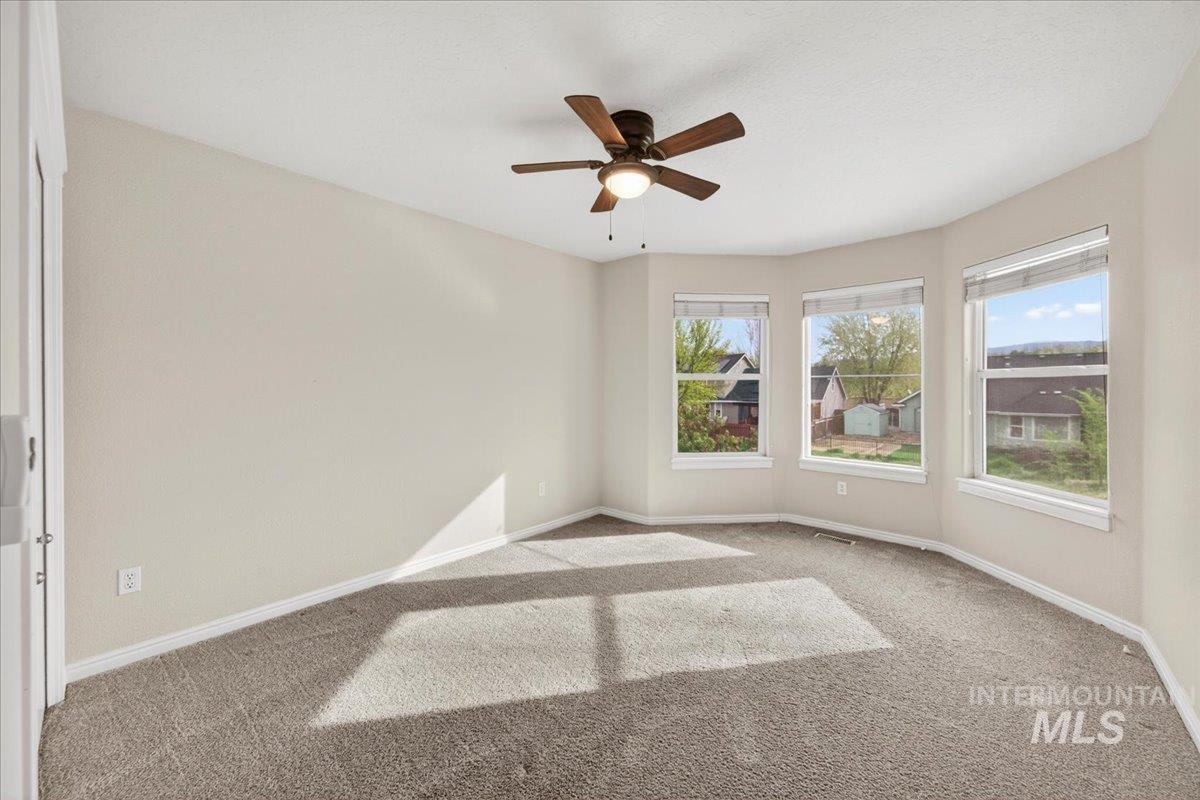 462 S Waterton Ave, Eagle, Idaho 83616, 4 Bedrooms, 2.5 Bathrooms, Residential For Sale, Price $689,990,MLS 98982904