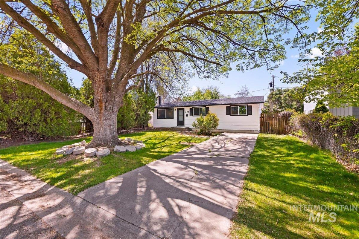 205 Meyer Ave, Nampa, Idaho 83686, 3 Bedrooms, 1 Bathroom, Residential For Sale, Price $325,000, 98982905