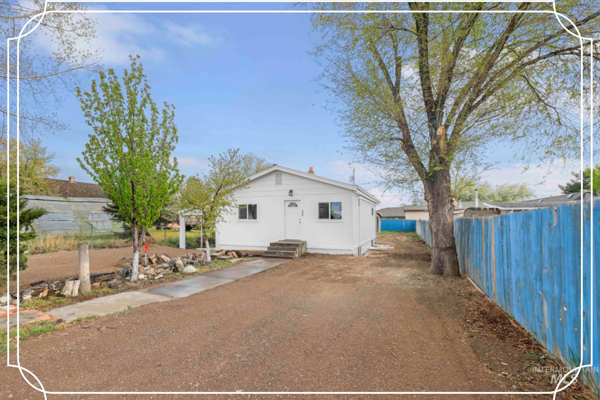 480 Railroad Ave W, Hansen, Idaho 83334, 4 Bedrooms, 2 Bathrooms, Residential For Sale, Price $300,000, 98982908