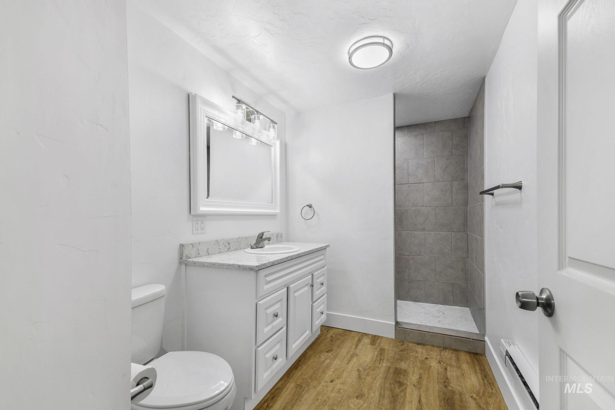 480 Railroad Ave W, Hansen, Idaho 83334, 4 Bedrooms, 2 Bathrooms, Residential For Sale, Price $300,000, 98982908