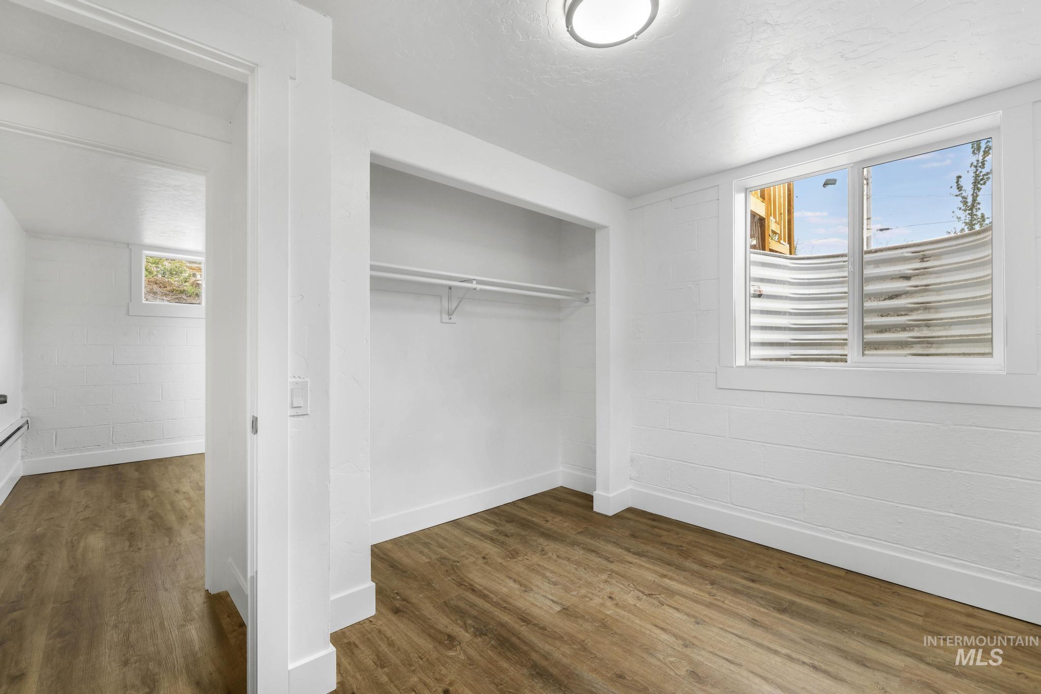 480 Railroad Ave W, Hansen, Idaho 83334, 4 Bedrooms, 2 Bathrooms, Residential For Sale, Price $300,000, 98982908