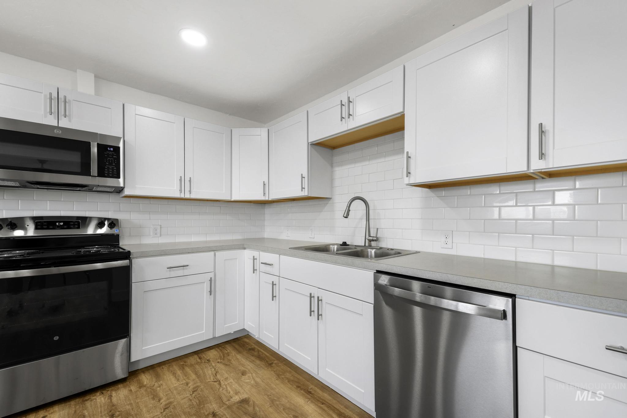 480 Railroad Ave W, Hansen, Idaho 83334, 4 Bedrooms, 2 Bathrooms, Residential For Sale, Price $300,000, 98982908