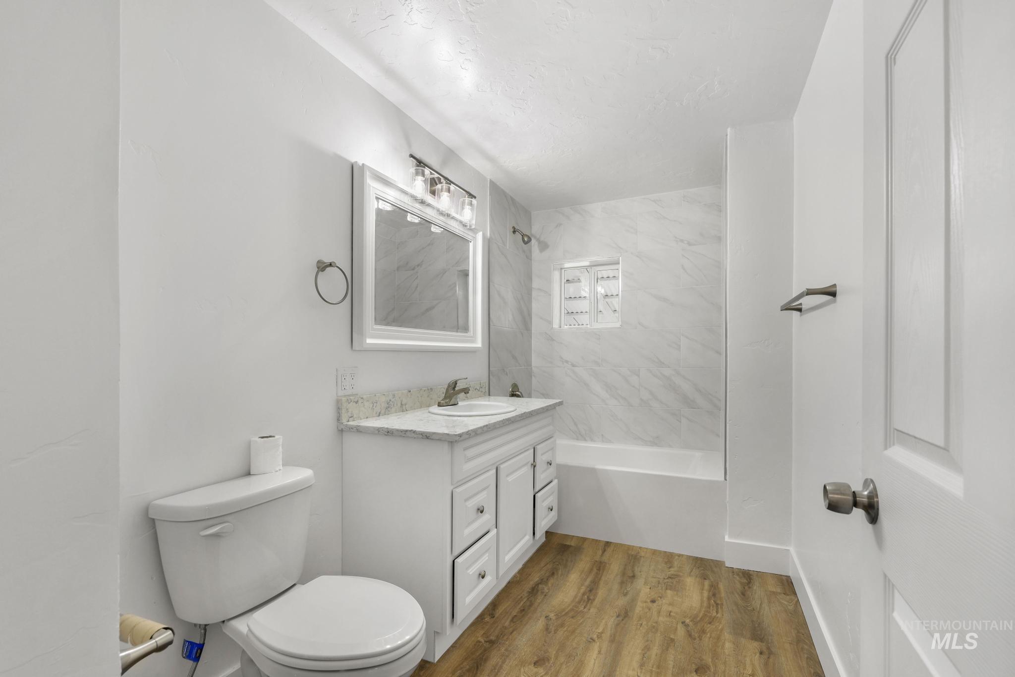 480 Railroad Ave W, Hansen, Idaho 83334, 4 Bedrooms, 2 Bathrooms, Residential For Sale, Price $300,000, 98982908