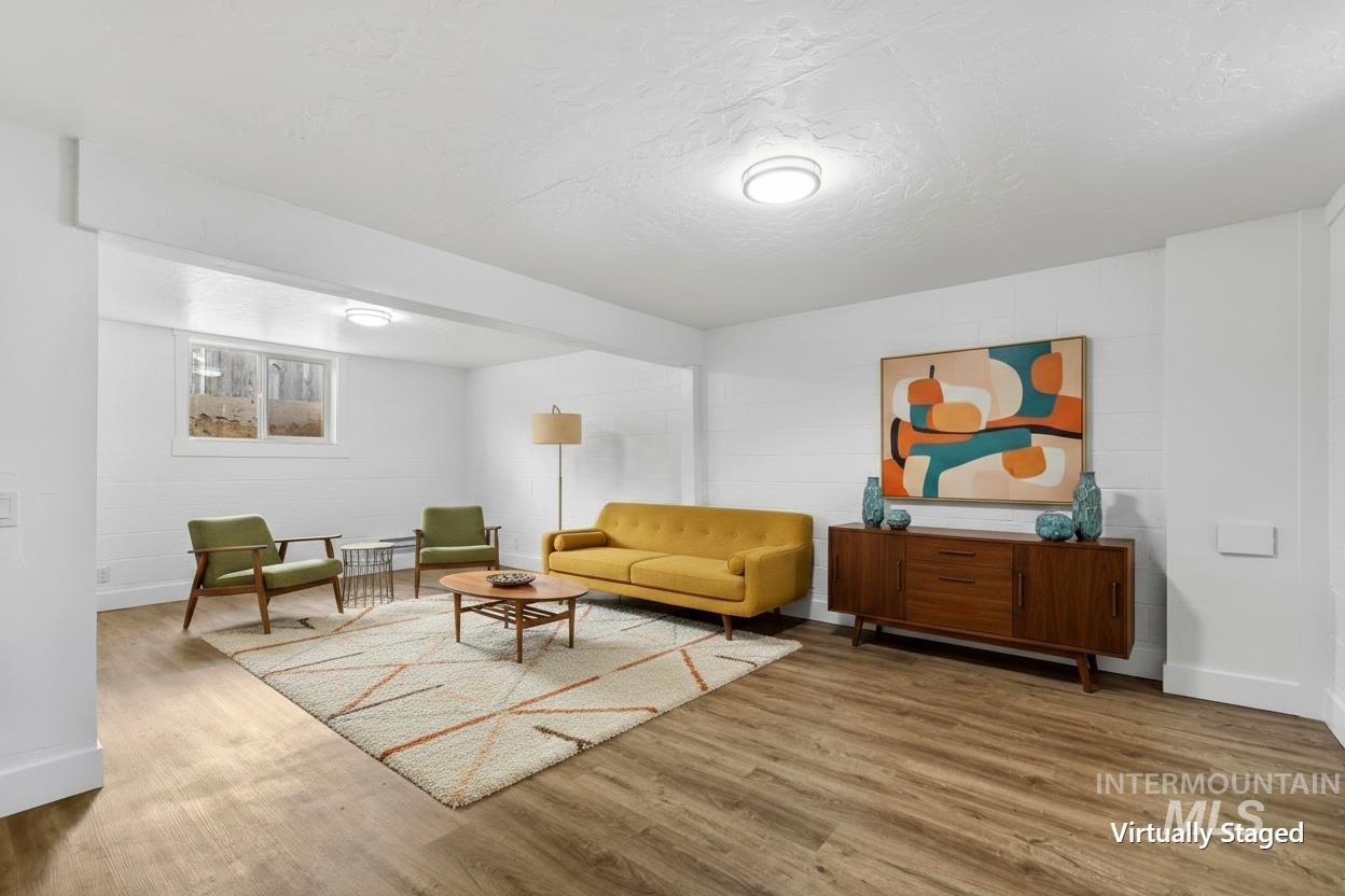 480 Railroad Ave W, Hansen, Idaho 83334, 4 Bedrooms, 2 Bathrooms, Residential For Sale, Price $300,000, 98982908