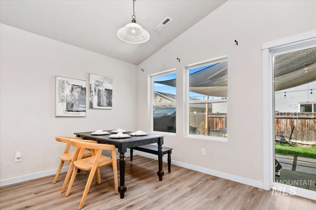 246 W Waukesha St, Meridian, Idaho 83646, 3 Bedrooms, 2 Bathrooms, Residential For Sale, Price $489,000,MLS 98982909