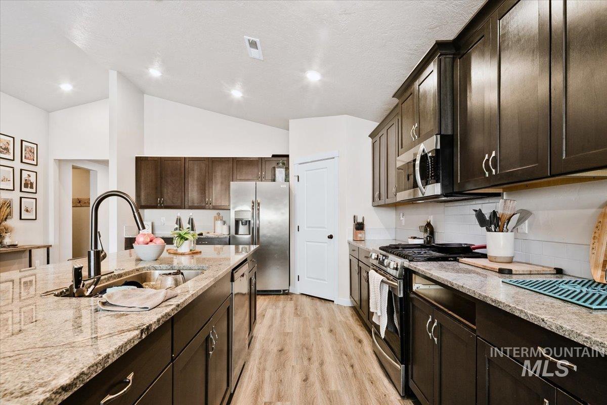 246 W Waukesha St, Meridian, Idaho 83646, 3 Bedrooms, 2 Bathrooms, Residential For Sale, Price $489,000,MLS 98982909