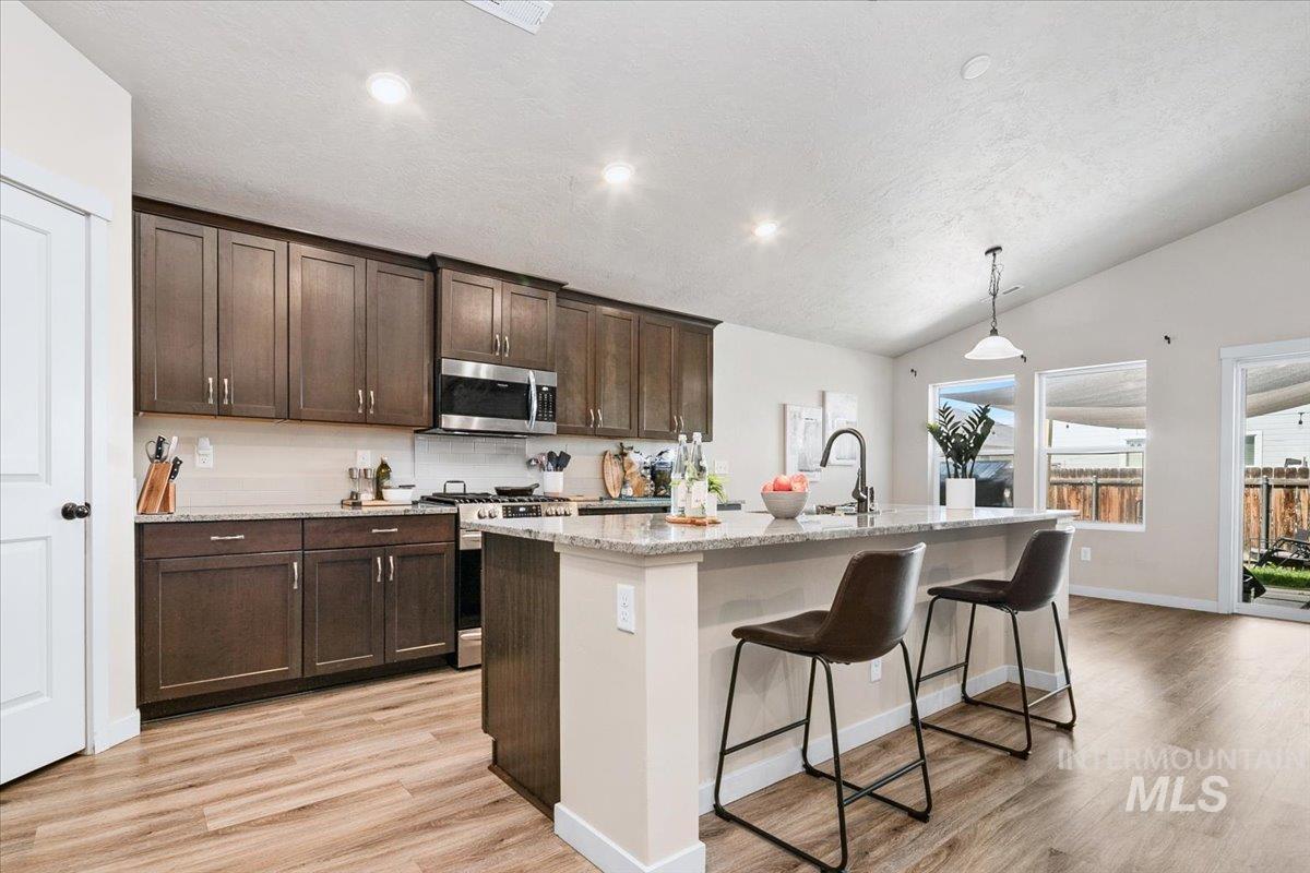 246 W Waukesha St, Meridian, Idaho 83646, 3 Bedrooms, 2 Bathrooms, Residential For Sale, Price $489,000,MLS 98982909