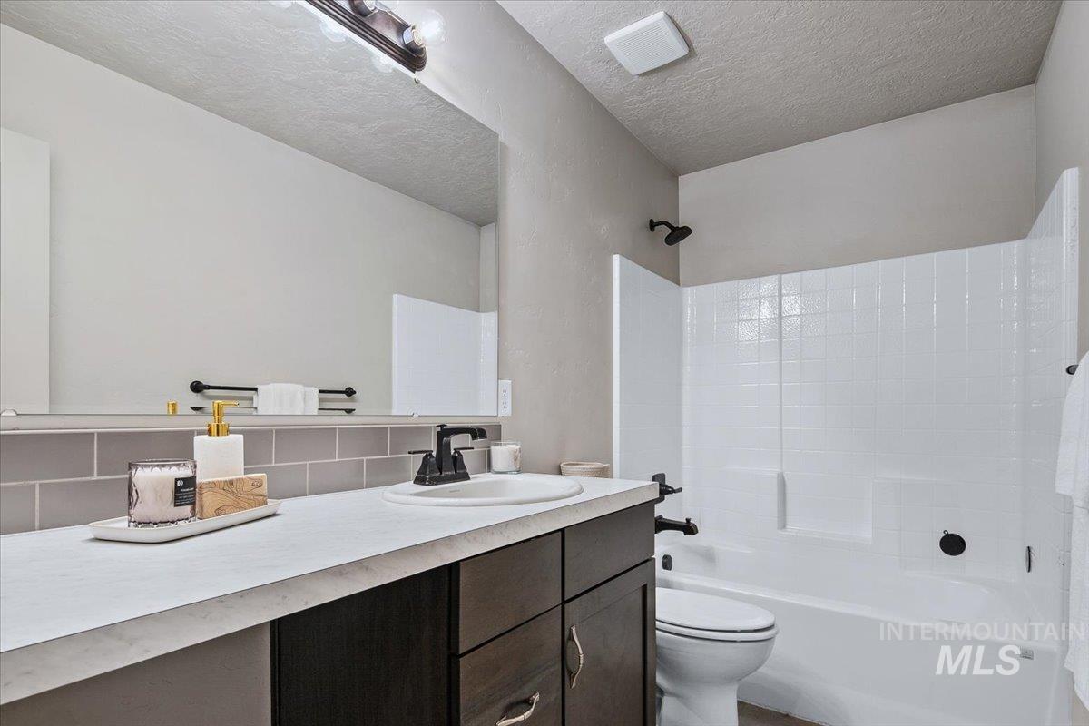 246 W Waukesha St, Meridian, Idaho 83646, 3 Bedrooms, 2 Bathrooms, Residential For Sale, Price $489,000,MLS 98982909