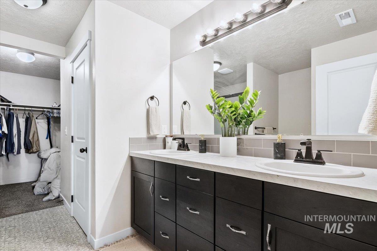 246 W Waukesha St, Meridian, Idaho 83646, 3 Bedrooms, 2 Bathrooms, Residential For Sale, Price $489,000,MLS 98982909