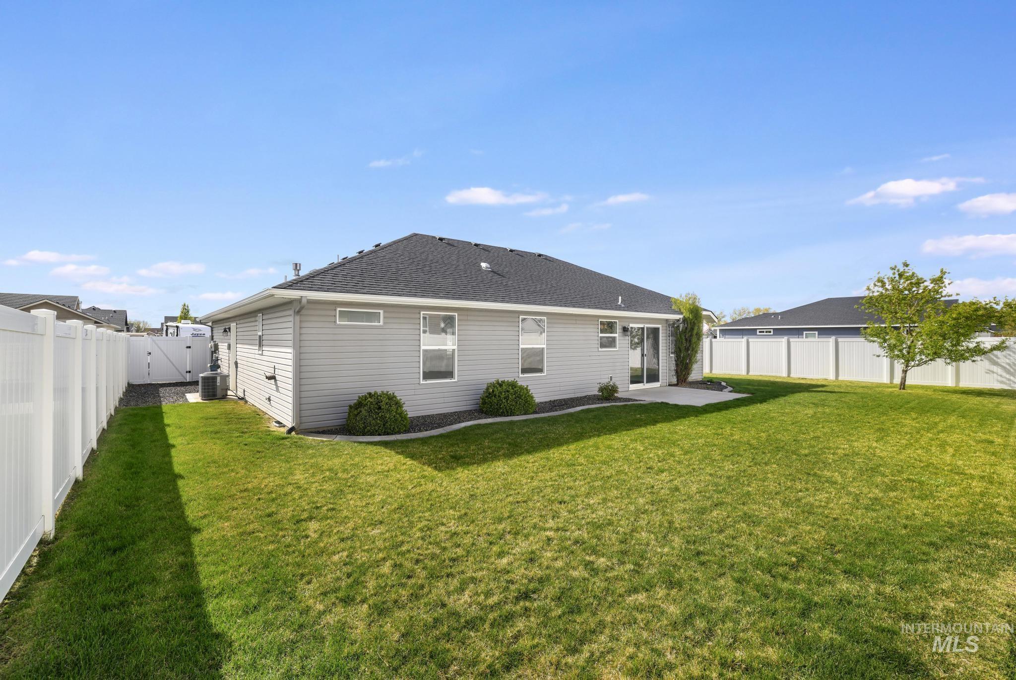 2384 Homestead St, Twin Falls, Idaho 83301, 3 Bedrooms, 2 Bathrooms, Residential For Sale, Price $395,000, 98982910