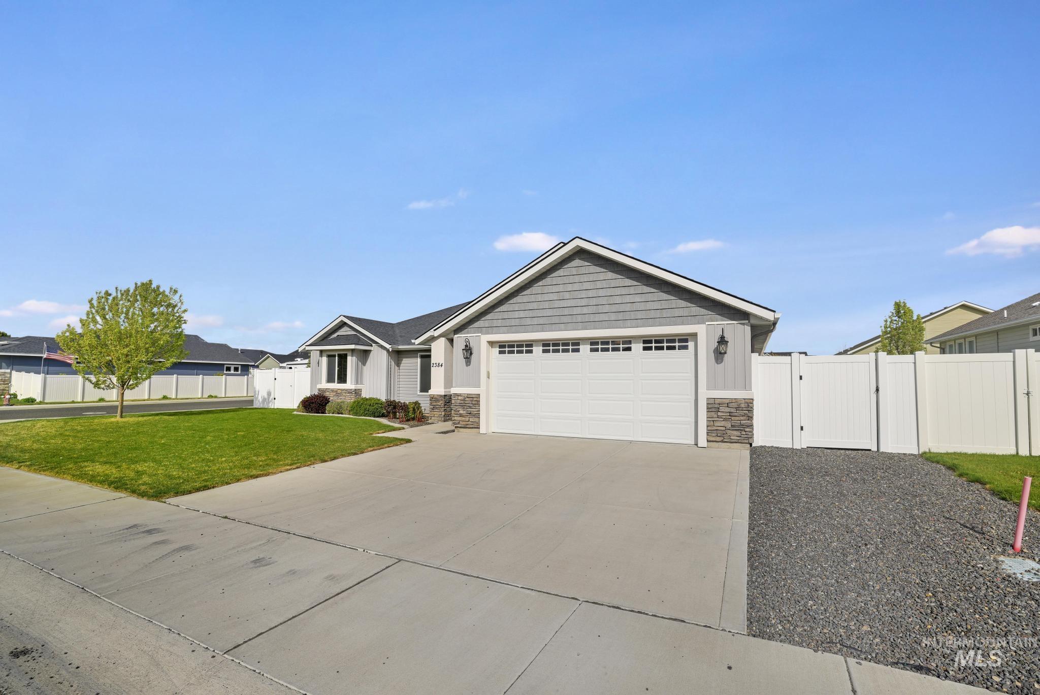 2384 Homestead St, Twin Falls, Idaho 83301, 3 Bedrooms, 2 Bathrooms, Residential For Sale, Price $395,000, 98982910