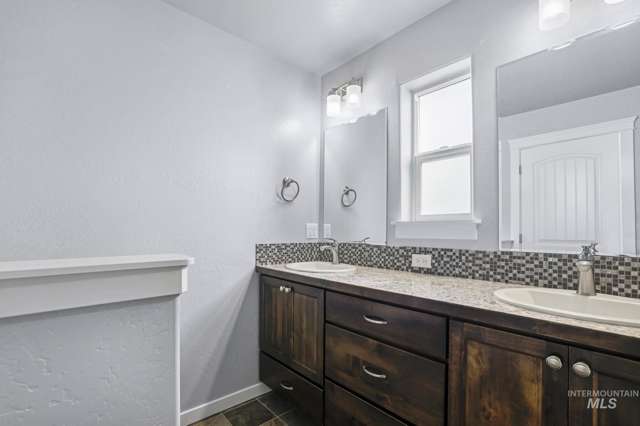 2384 Homestead St, Twin Falls, Idaho 83301, 3 Bedrooms, 2 Bathrooms, Residential For Sale, Price $395,000, 98982910