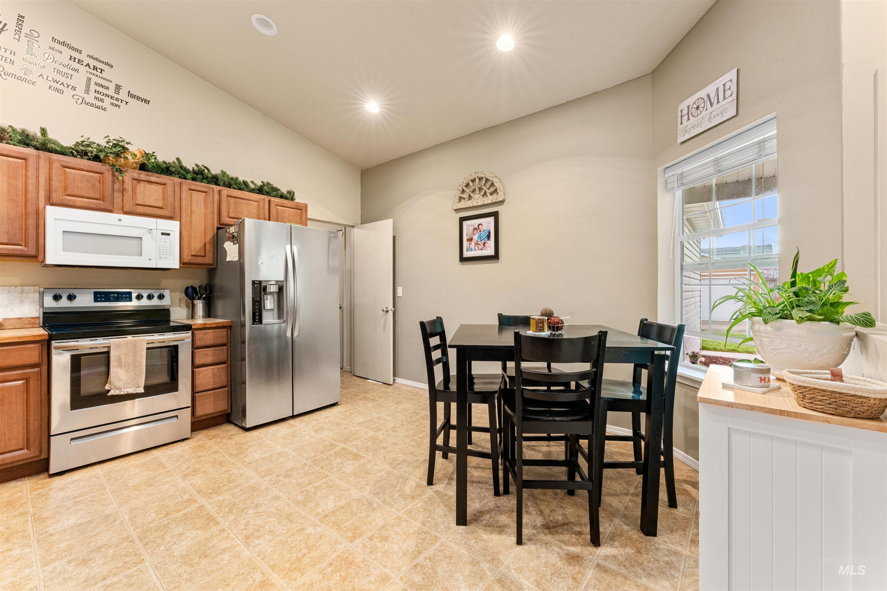 326 W Playground, Kuna, Idaho 83634, 3 Bedrooms, 2 Bathrooms, Residential For Sale, Price $395,000, 98982912