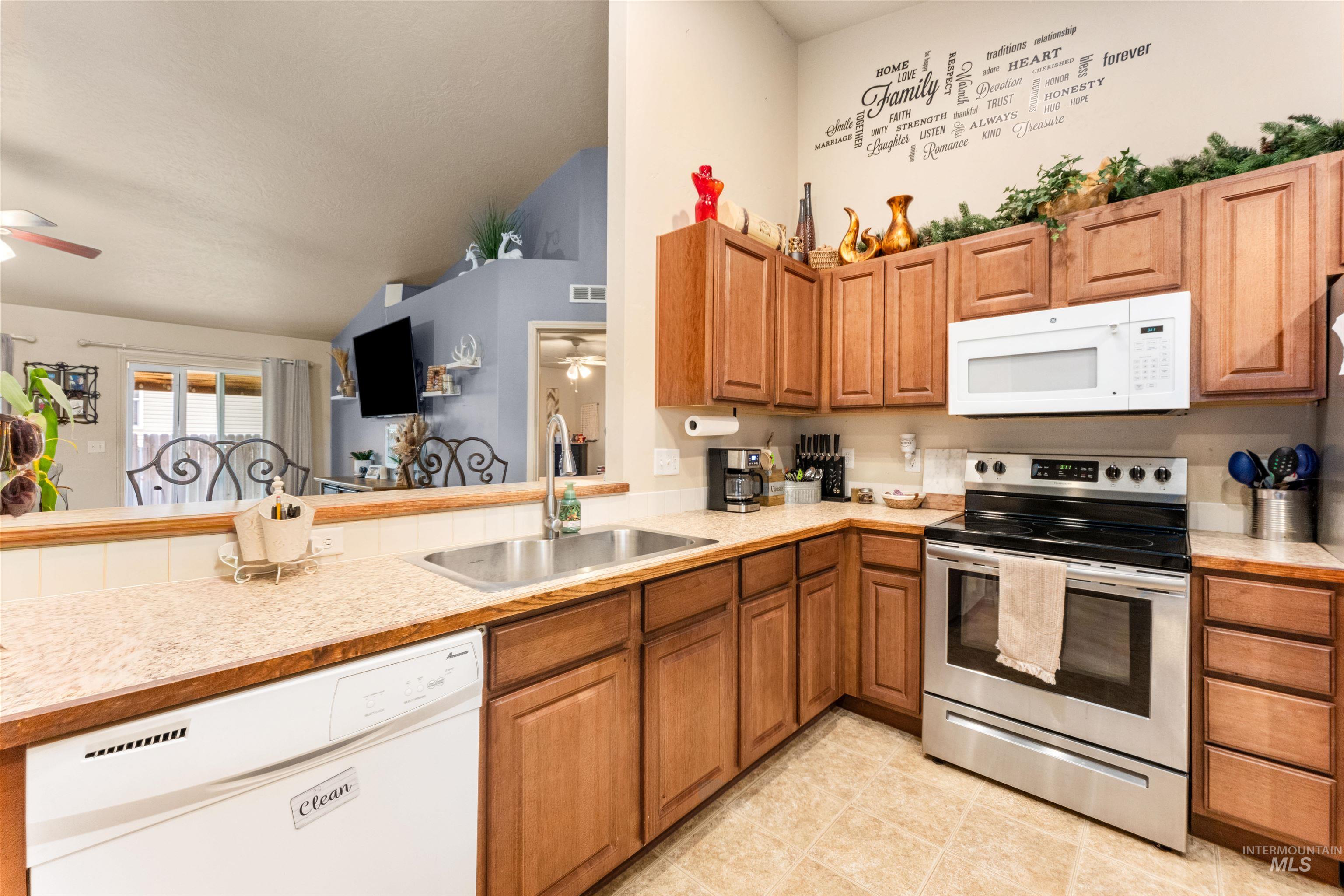 326 W Playground, Kuna, Idaho 83634, 3 Bedrooms, 2 Bathrooms, Residential For Sale, Price $395,000, 98982912