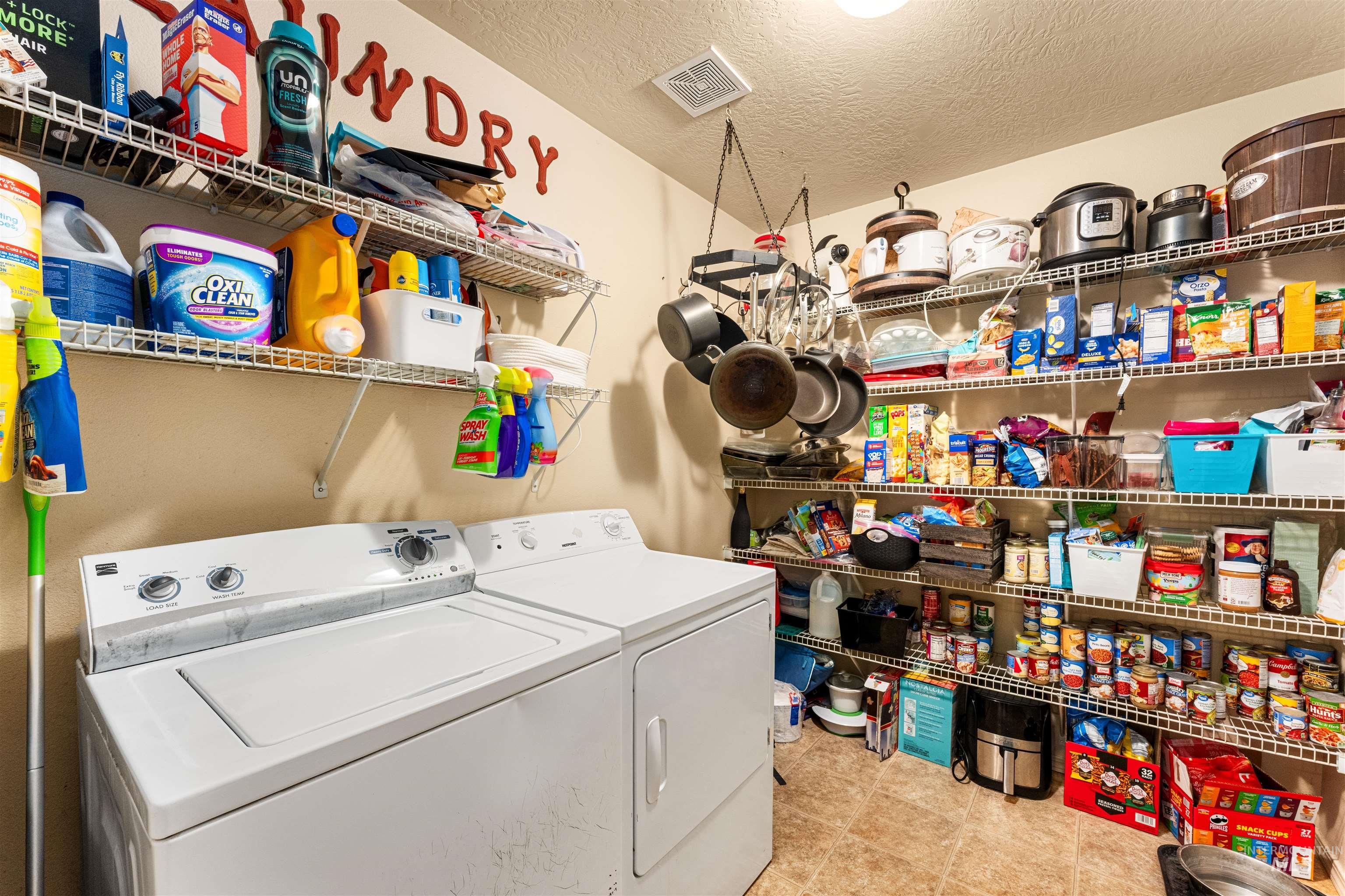 326 W Playground, Kuna, Idaho 83634, 3 Bedrooms, 2 Bathrooms, Residential For Sale, Price $395,000, 98982912