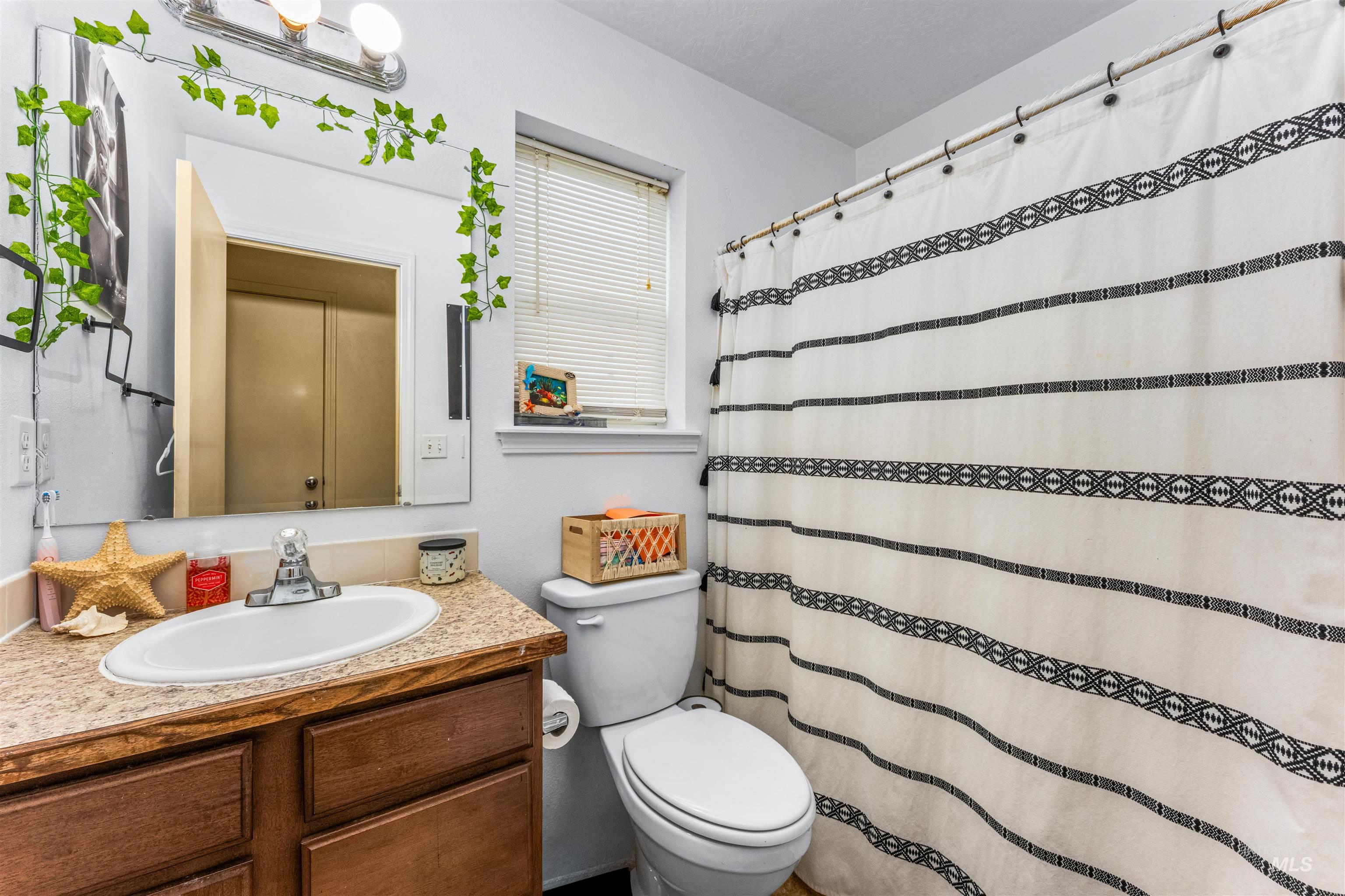 326 W Playground, Kuna, Idaho 83634, 3 Bedrooms, 2 Bathrooms, Residential For Sale, Price $395,000, 98982912