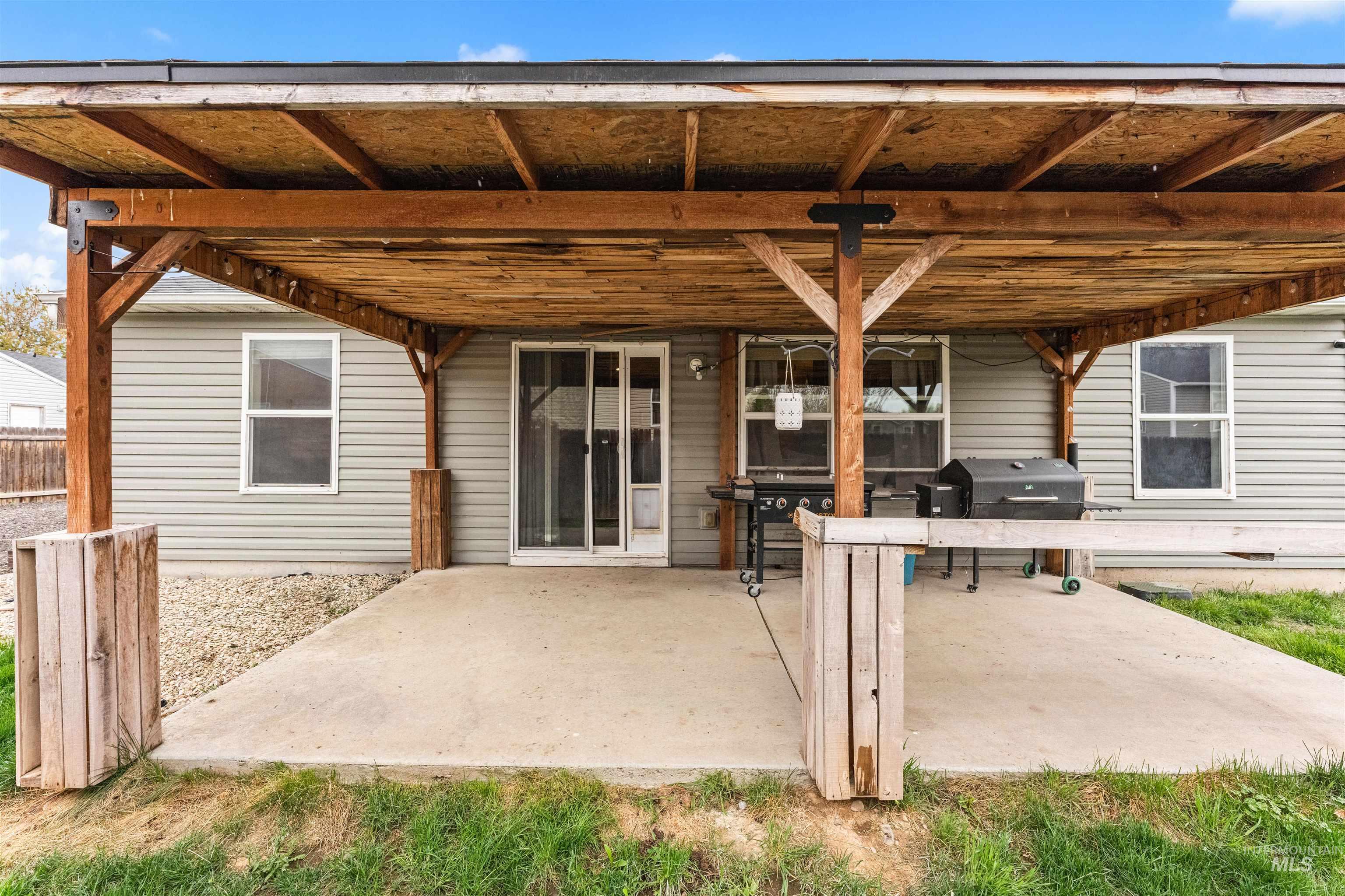 326 W Playground, Kuna, Idaho 83634, 3 Bedrooms, 2 Bathrooms, Residential For Sale, Price $395,000, 98982912