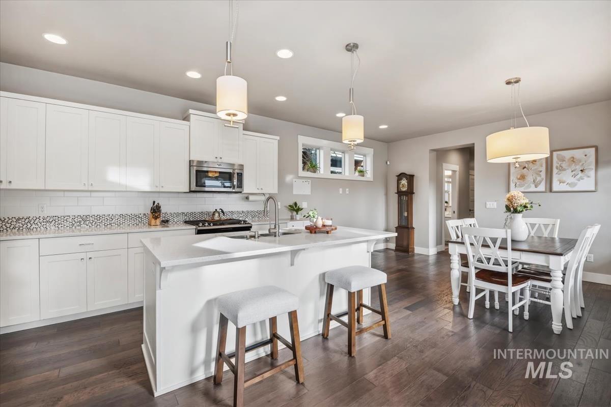 5739 W Hidden Springs Dr., Boise, Idaho 83714, 4 Bedrooms, 3.5 Bathrooms, Residential For Sale, Price $699,000,MLS 98982913