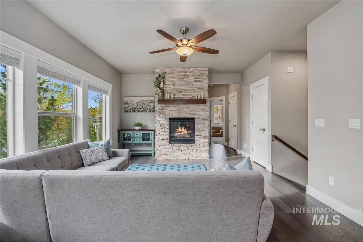 5739 W Hidden Springs Dr., Boise, Idaho 83714, 4 Bedrooms, 3.5 Bathrooms, Residential For Sale, Price $690,000, 98982913